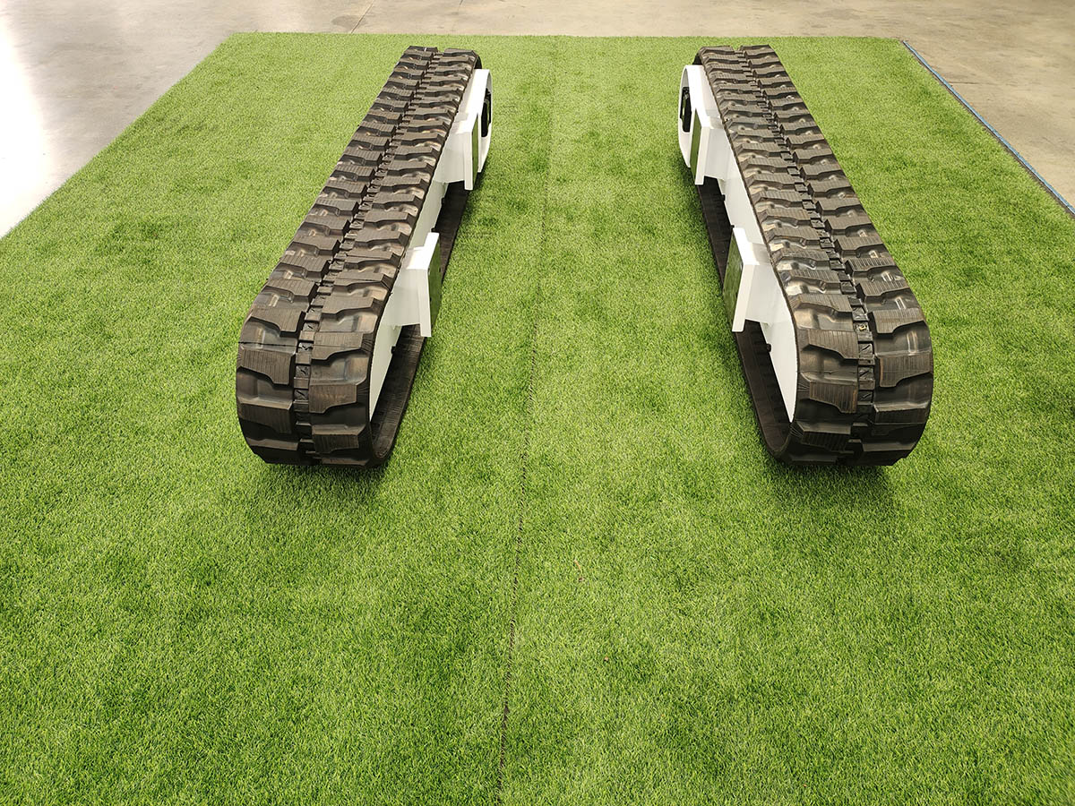 Rubber tracks for crawler undercarriage