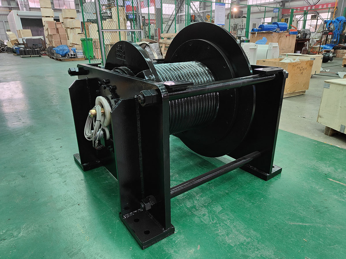 Hydraulic Winch With Clutch